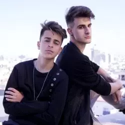 Adexe & Nau