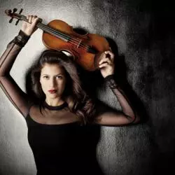 Elena Urioste