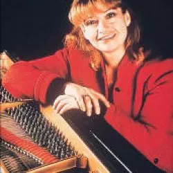 Idil Biret