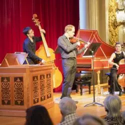 Les Plaisirs Du Parnasse