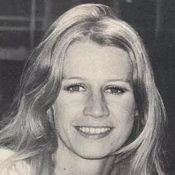 Linda Hoyle