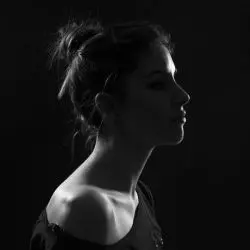 Nadine Carina