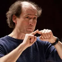 Peter Rundel