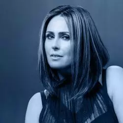 Sharon den Adel