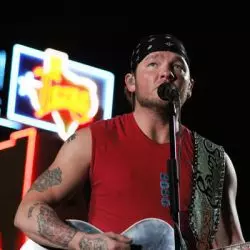 Stoney LaRue