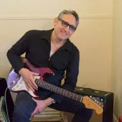 Tony Vega