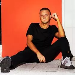 Yotam Avni