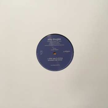 Album Amy Douglas: Never Saw It Coming