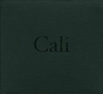 2CD/DVD/Doos Cali: La Vie Est Une Truite Arc-En-Ciel Qui Nage Dans Mon Cœur LTD | DLX