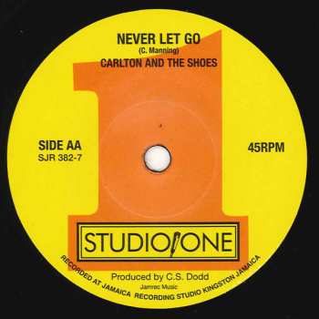 SP Carlton And The Shoes: Love Me Forever / Never Let Go 