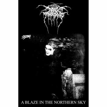 Merch Darkthrone: Textielposter A Blaze In The Northern Sky