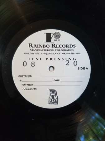 LP Emarosa: Versus