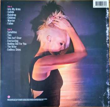 LP Emma Hewitt: Ghost Of The Light