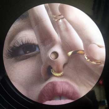 LP FKA Twigs: M3LL155X