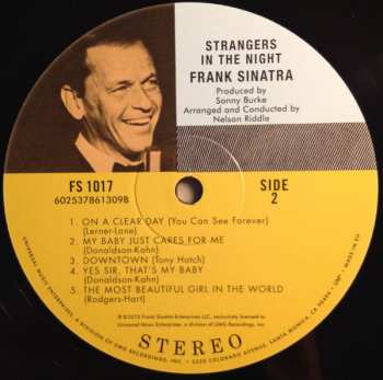 LP Frank Sinatra: Strangers In The Night