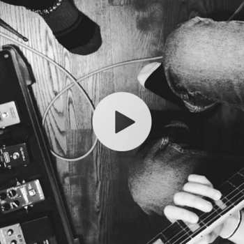 CD Glove: No Blades No Bones