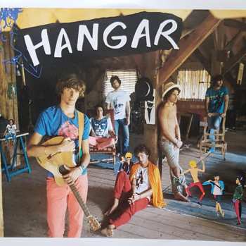 Album Hangar: Hangar