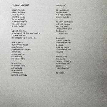 CD eFeM: Kolem Nás