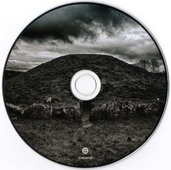 CD Llyn Y Cwn: Megaliths