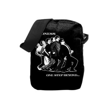 Merch Madness: Schoudertas One Step Beyond