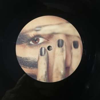 LP Malú: Mil Batallas