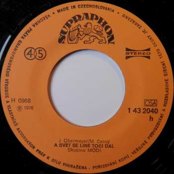 SP Modi: Za Všechny Trable Může Láska / A Svět Se Líně Točí Dál