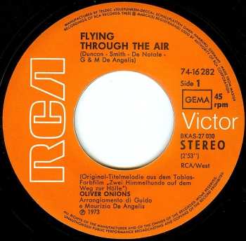 SP Oliver Onions: Flying Through The Air / Plata And Salud