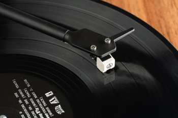 Audiotechnica Pro-ject E1 Ořech + AT3600L