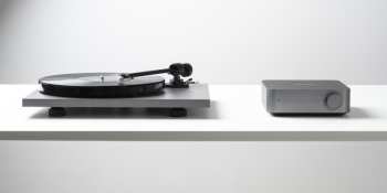 Audiotechnica Pro-ject Stereo Set Phono + Streaming -  Audio Set Se Zesilovačem Wiim A Gramofonem, šedý