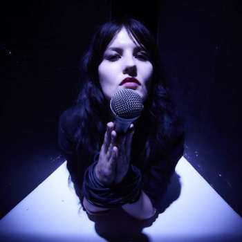 Album Ren Harvieu: Revel In The Drama