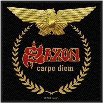 Merch Saxon: Nášivka Carpe Diem