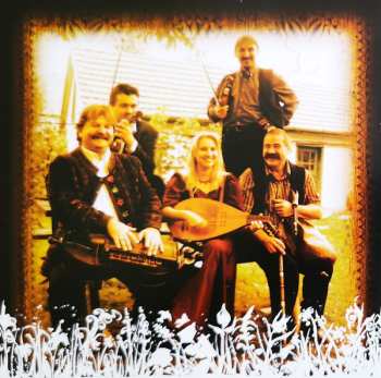CD Téka: Vadvirágok = Wildflowers (Hungarian Village Music = Magyar Népzene)