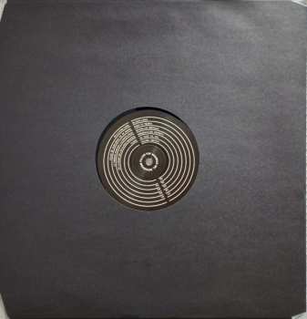 LP/SP Triángulo de Amor Bizarro: Victoria Mística
