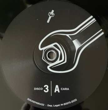 4LP/4CD/Doos Various: DRO 40 Aniversario - ...Y El Futuro Sigue Caminando Un Paso Por Detrás De Nosotros DLX | LTD