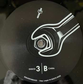 4LP/4CD/Doos Various: DRO 40 Aniversario - ...Y El Futuro Sigue Caminando Un Paso Por Detrás De Nosotros DLX | LTD