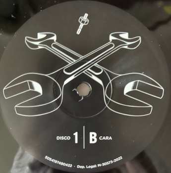 4LP/4CD/Doos Various: DRO 40 Aniversario - ...Y El Futuro Sigue Caminando Un Paso Por Detrás De Nosotros DLX | LTD